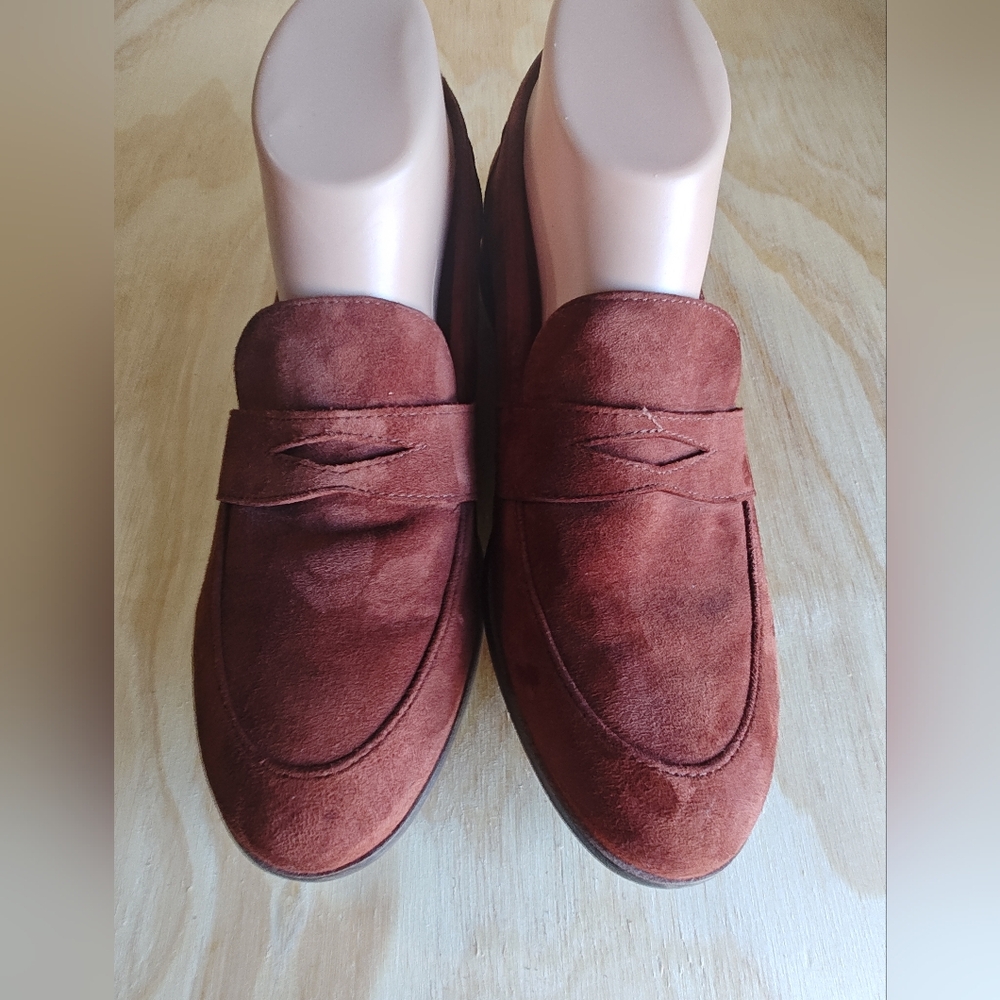Clarks Brown Suede Slip-On Loafers Ultimate Comfort Collection Women size 8M